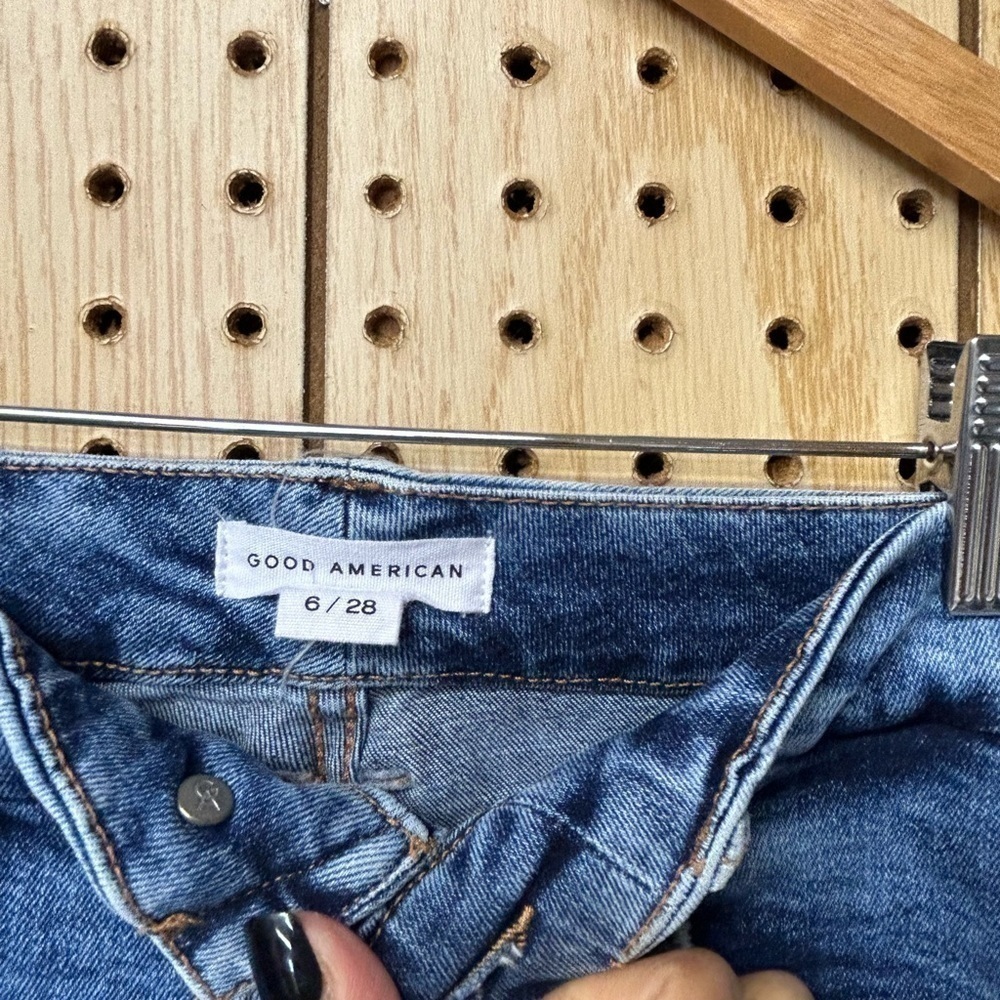 Good American Skinny Cropped Jeans - Picture 5 of 6